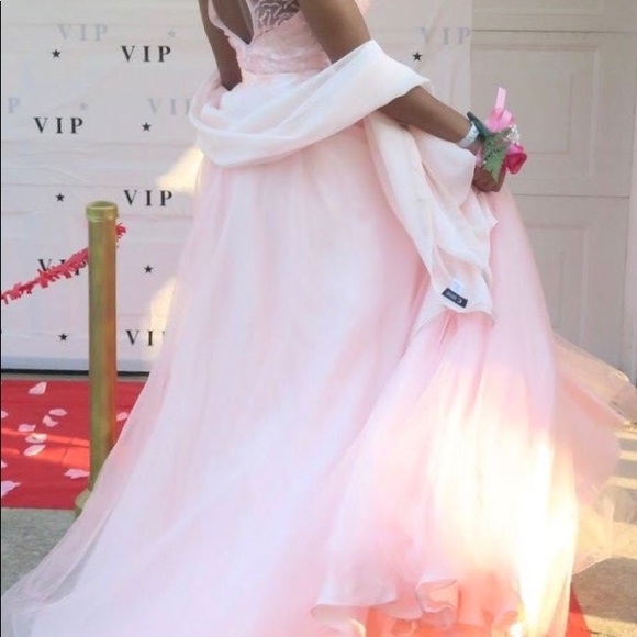 Beautiful light pink prom dress - Picture 2 of 3